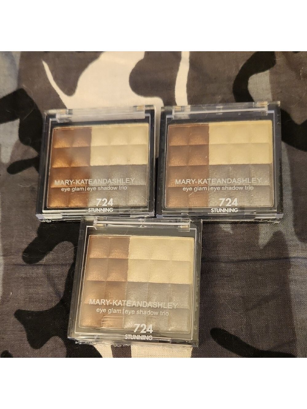 Eye Glam Eyeshadow Trio - Stunning - Picture 3 of 3